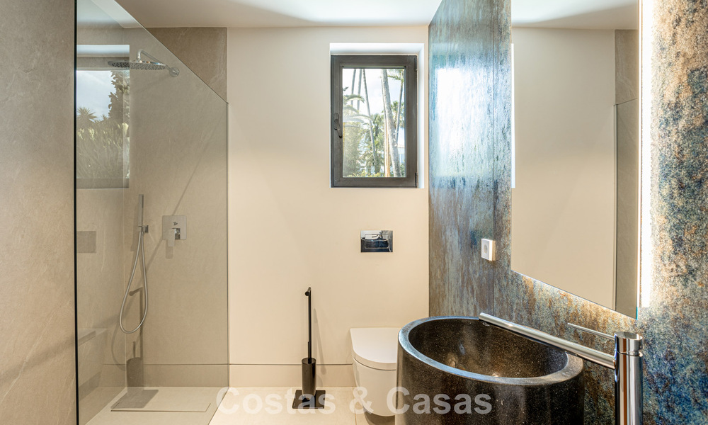 Contemporaine nieuwbouwvilla te koop in een geprefereerde golfurbanisatie op de New Golden Mile, Marbella - Benahavis 782491