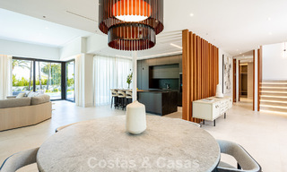 Contemporaine nieuwbouwvilla te koop in een geprefereerde golfurbanisatie op de New Golden Mile, Marbella - Benahavis 782493 