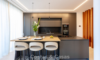 Contemporaine nieuwbouwvilla te koop in een geprefereerde golfurbanisatie op de New Golden Mile, Marbella - Benahavis 782495 