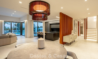 Contemporaine nieuwbouwvilla te koop in een geprefereerde golfurbanisatie op de New Golden Mile, Marbella - Benahavis 782499 