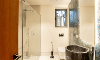 Contemporaine nieuwbouwvilla te koop in een geprefereerde golfurbanisatie op de New Golden Mile, Marbella - Benahavis 782502 