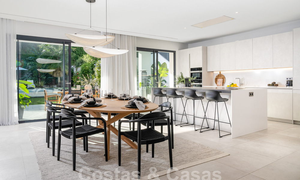 Moderne luxevilla te koop in een eigentijds bouwstijl, op loopafstand van Puerto Banus, Marbella 59604