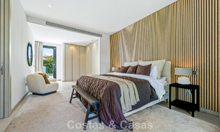 Moderne luxevilla te koop in een eigentijds bouwstijl, op loopafstand van Puerto Banus, Marbella 788890 