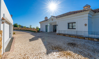 Statige luxevilla in Mediterrane stijl te koop met schitterend panoramisch zeezicht in Marbella - Benahavis 59828 