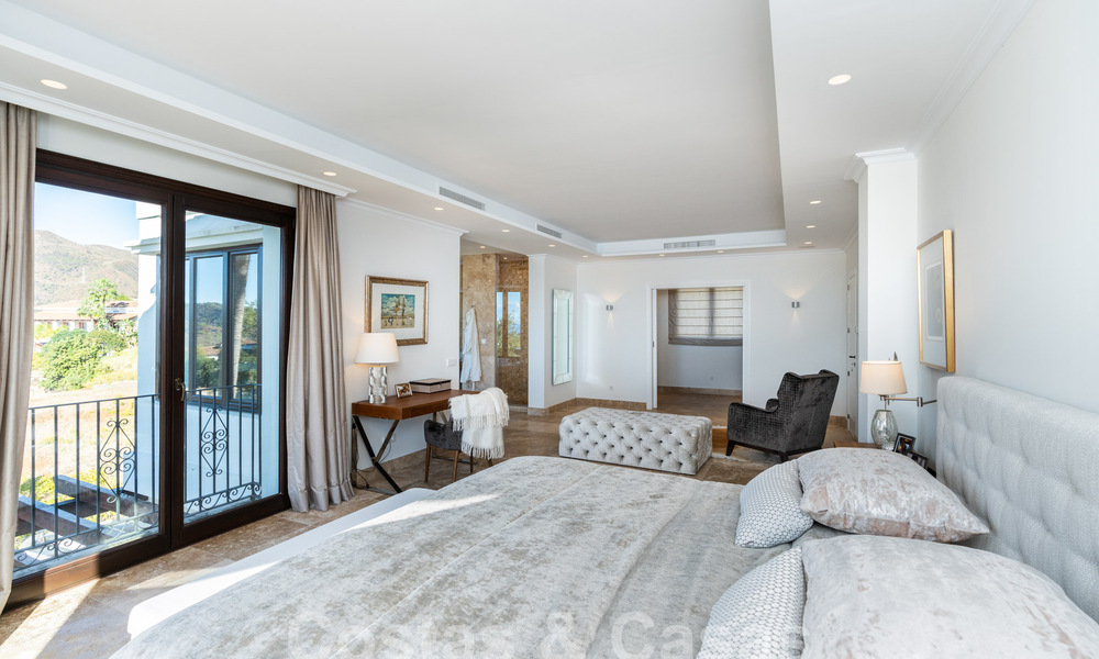 Statige luxevilla in Mediterrane stijl te koop met schitterend panoramisch zeezicht in Marbella - Benahavis 59840