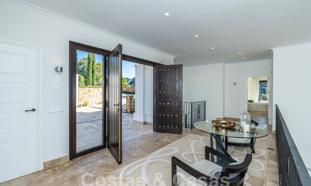 Statige luxevilla in Mediterrane stijl te koop met schitterend panoramisch zeezicht in Marbella - Benahavis 59845