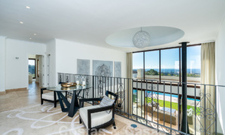 Statige luxevilla in Mediterrane stijl te koop met schitterend panoramisch zeezicht in Marbella - Benahavis 59846 
