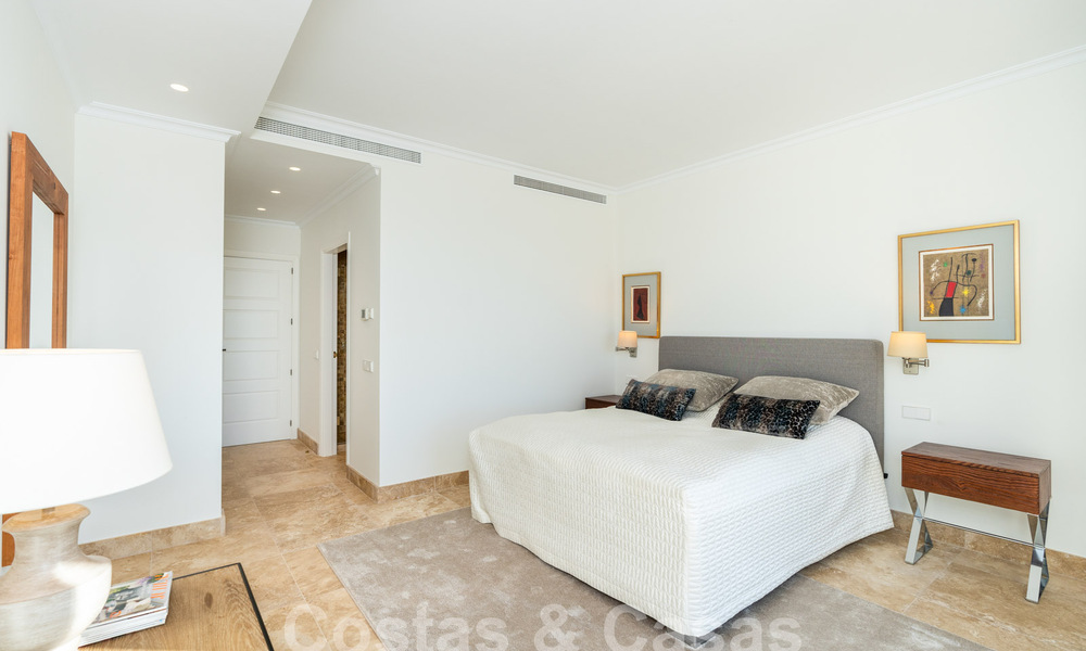 Statige luxevilla in Mediterrane stijl te koop met schitterend panoramisch zeezicht in Marbella - Benahavis 59850