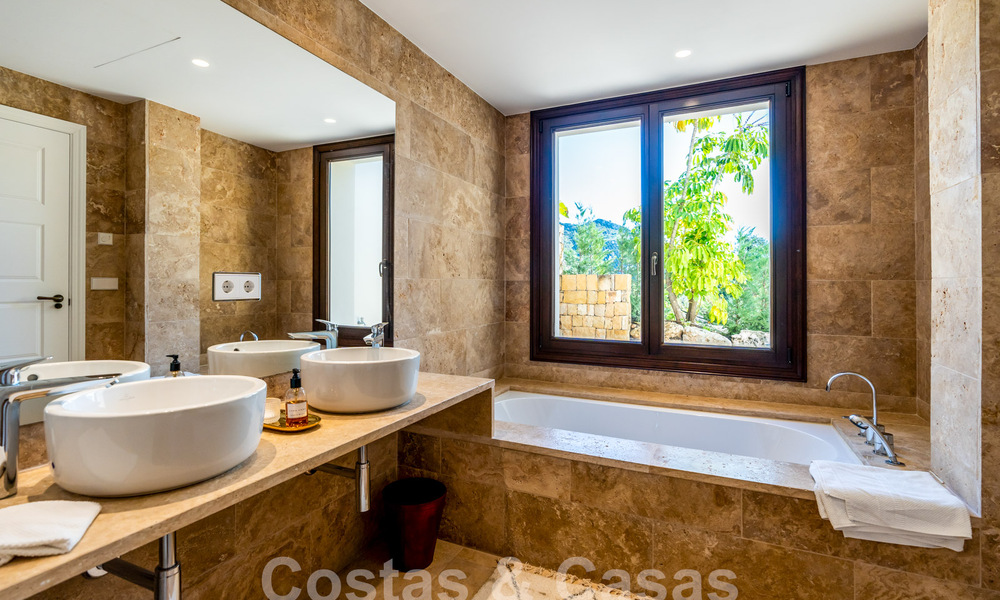 Statige luxevilla in Mediterrane stijl te koop met schitterend panoramisch zeezicht in Marbella - Benahavis 59859