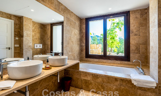Statige luxevilla in Mediterrane stijl te koop met schitterend panoramisch zeezicht in Marbella - Benahavis 59859 