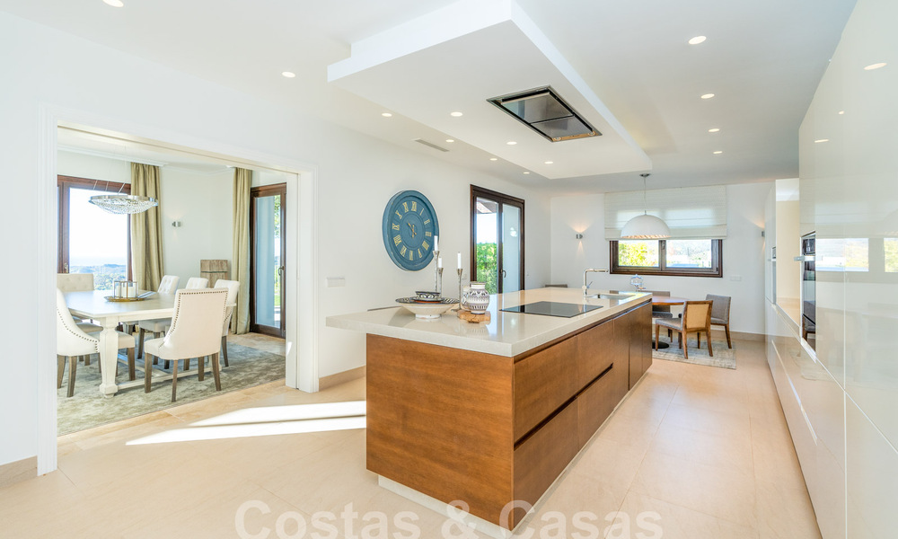 Statige luxevilla in Mediterrane stijl te koop met schitterend panoramisch zeezicht in Marbella - Benahavis 59863