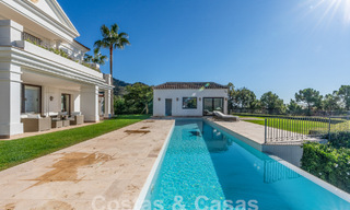 Statige luxevilla in Mediterrane stijl te koop met schitterend panoramisch zeezicht in Marbella - Benahavis 59883 