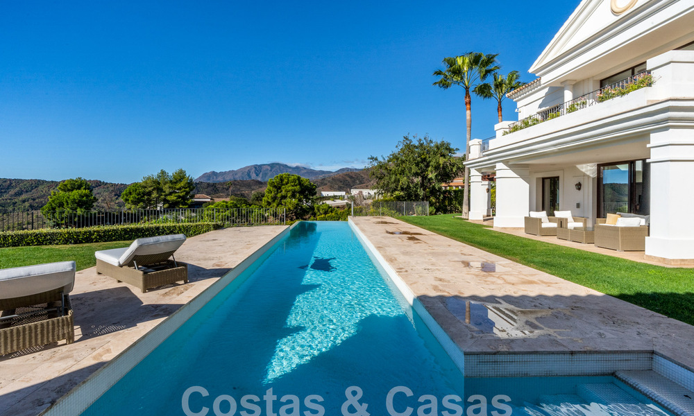 Statige luxevilla in Mediterrane stijl te koop met schitterend panoramisch zeezicht in Marbella - Benahavis 59884