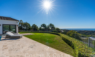 Statige luxevilla in Mediterrane stijl te koop met schitterend panoramisch zeezicht in Marbella - Benahavis 59887 