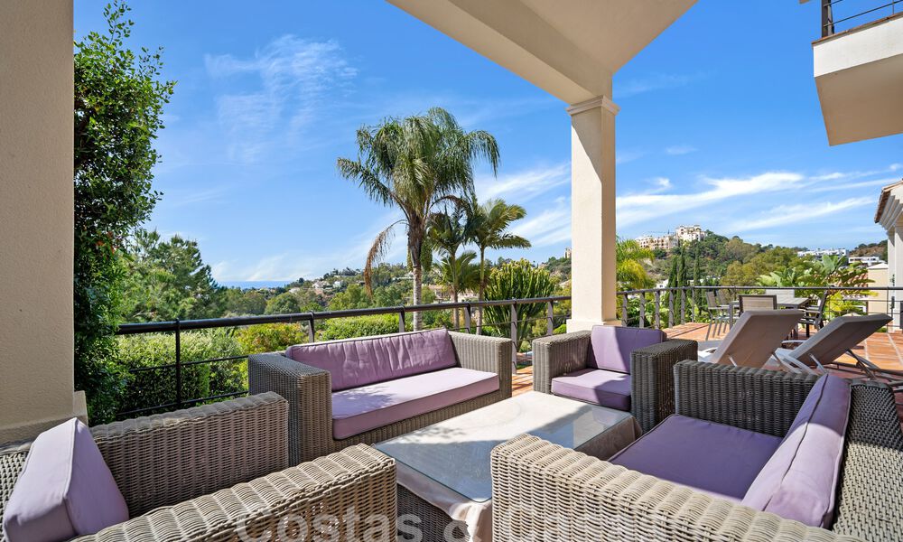 Ruime luxevilla te koop, grenzend aan een eersteklas golfbaan in het La Quinta golfresort, Benahavis - Marbella 59763