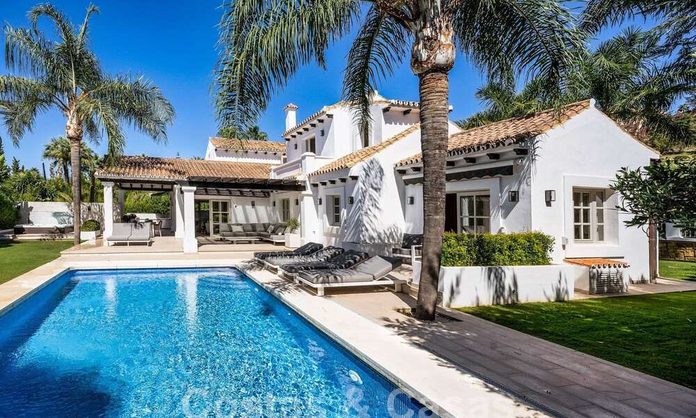 Eigentijdse Andalusische luxevilla te koop in een hoogstaande golfomgeving in Nueva Andalucia, Marbella 59939