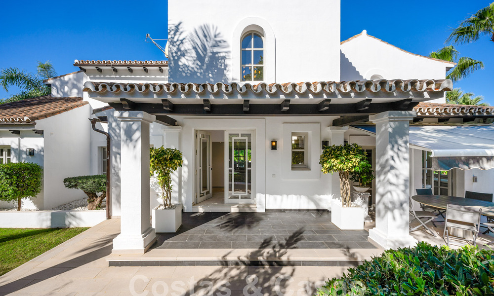 Eigentijdse Andalusische luxevilla te koop in een hoogstaande golfomgeving in Nueva Andalucia, Marbella 59948