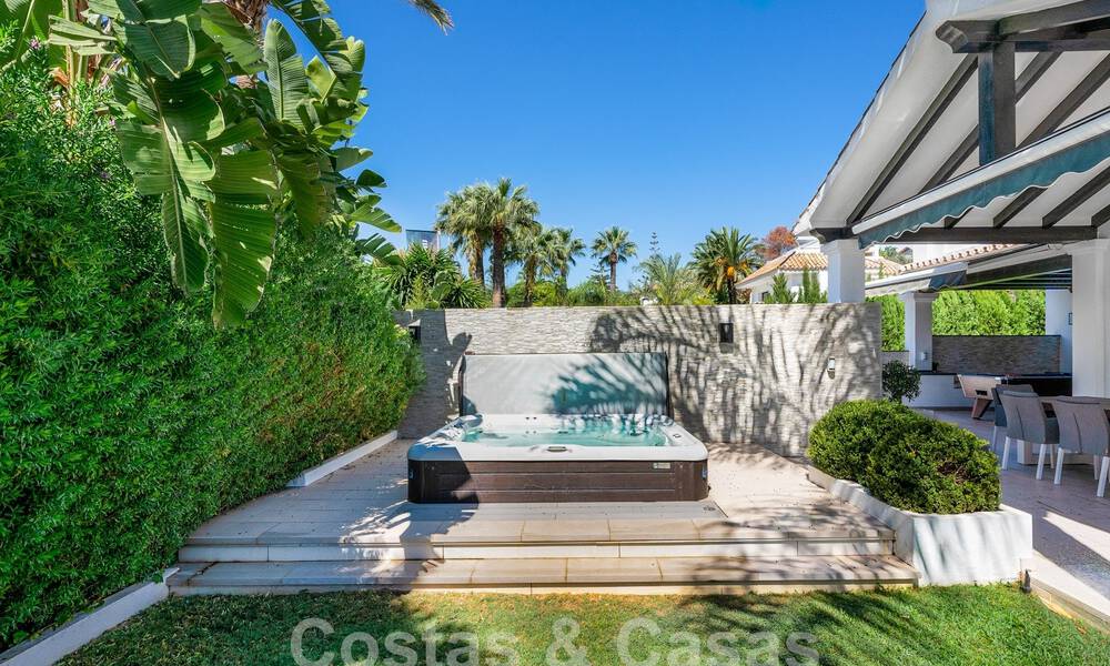 Eigentijdse Andalusische luxevilla te koop in een hoogstaande golfomgeving in Nueva Andalucia, Marbella 59957