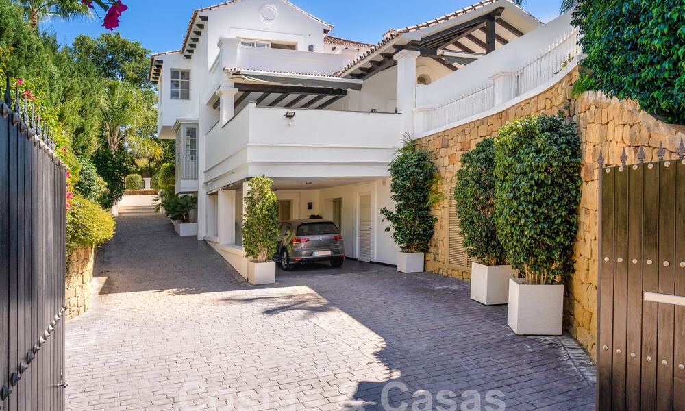 Eigentijdse Andalusische luxevilla te koop in een hoogstaande golfomgeving in Nueva Andalucia, Marbella 59981