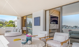 Boetiekvilla te koop met infinity zwembad en panoramisch zeezicht in Nueva Andalucia, Marbella 59726 