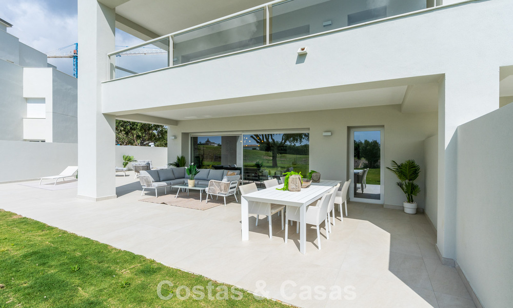 Exclusief project met nieuwe frontlijn golf appartementen te koop in San Roque, Costa del Sol 60283