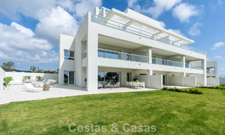 Exclusief project met nieuwe frontlijn golf appartementen te koop in San Roque, Costa del Sol 60284 