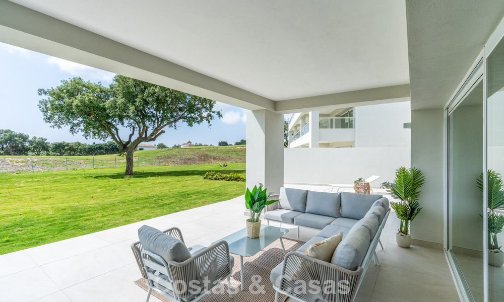 Exclusief project met nieuwe frontlijn golf appartementen te koop in San Roque, Costa del Sol 60295