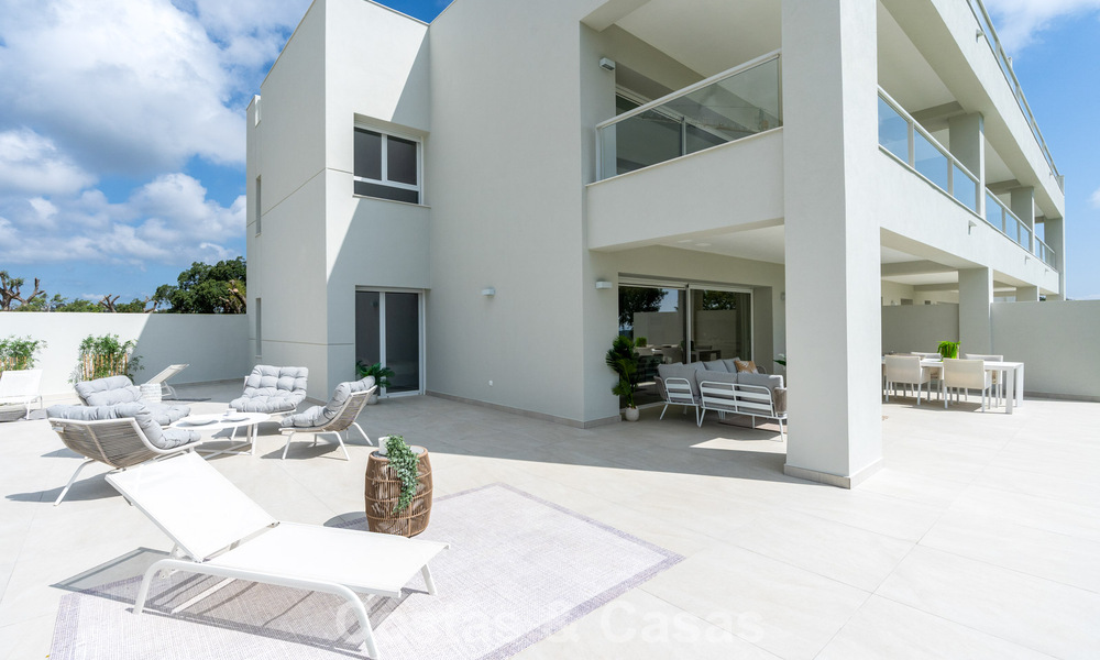 Exclusief project met nieuwe frontlijn golf appartementen te koop in San Roque, Costa del Sol 60298