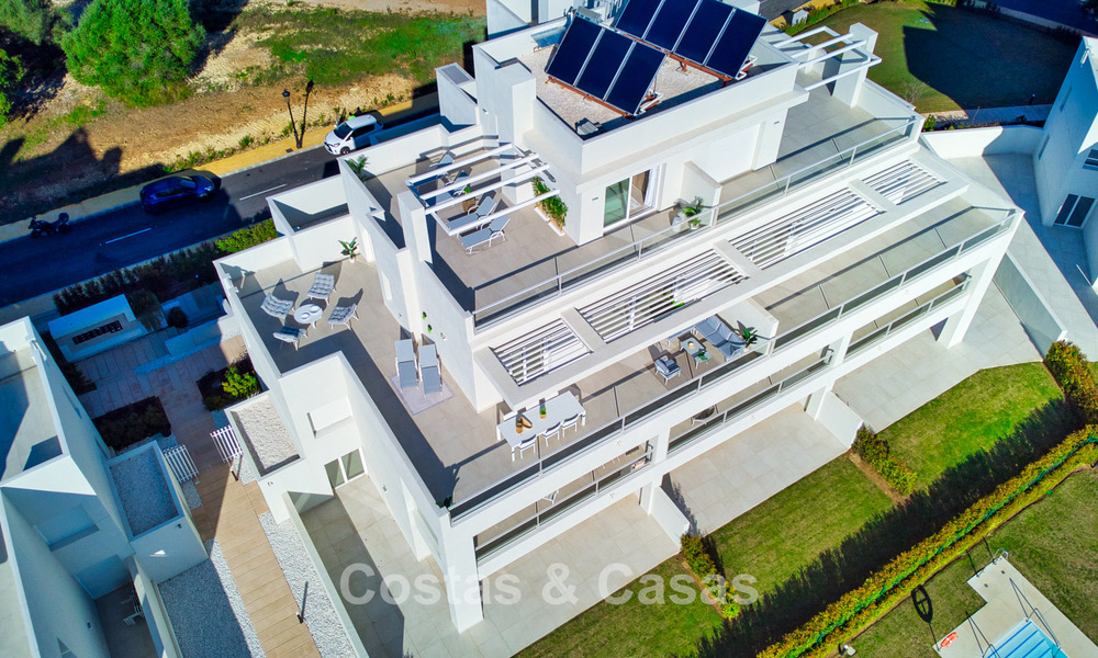 Exclusief project met nieuwe frontlijn golf appartementen te koop in San Roque, Costa del Sol 60308