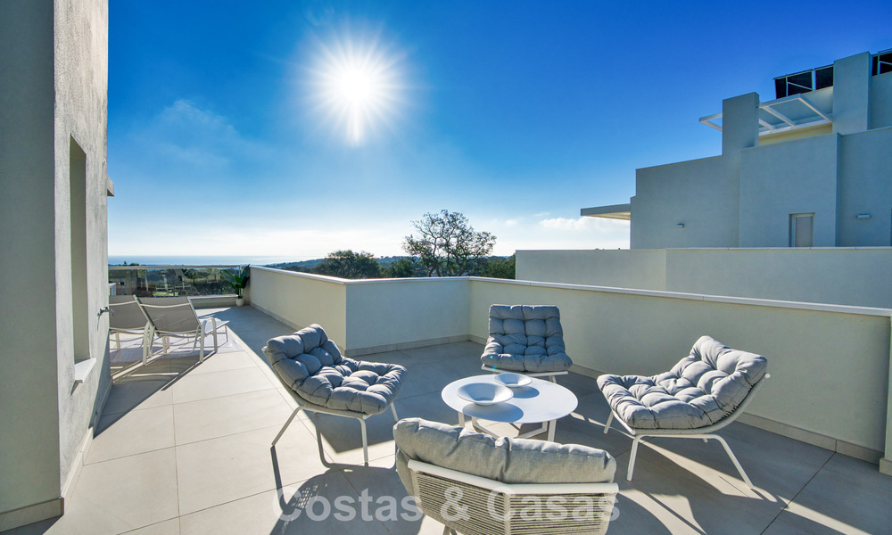 Exclusief project met nieuwe frontlijn golf appartementen te koop in San Roque, Costa del Sol 60329