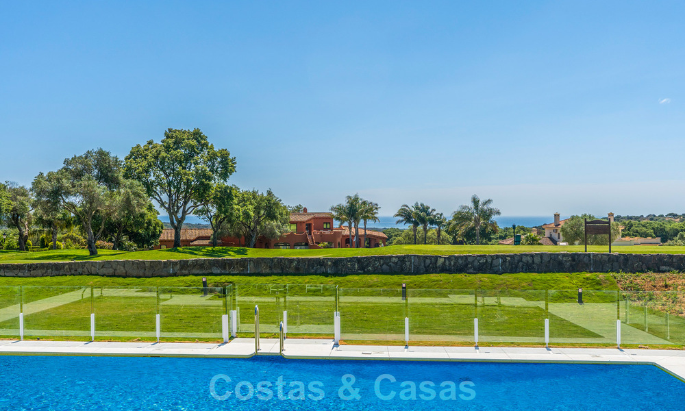 Exclusief project met nieuwe frontlijn golf appartementen te koop in San Roque, Costa del Sol 60351