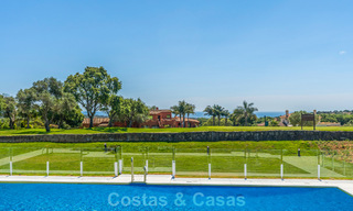 Exclusief project met nieuwe frontlijn golf appartementen te koop in San Roque, Costa del Sol 60351 