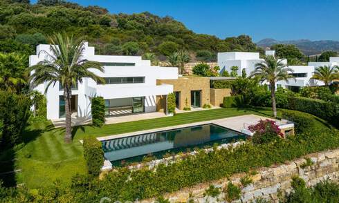Contemporaine luxevilla te koop in een eerstelijns golfcomplex aan de Costa del Sol 60434