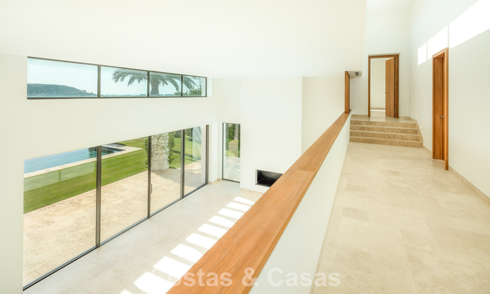 Contemporaine luxevilla te koop in een eerstelijns golfcomplex aan de Costa del Sol 60435