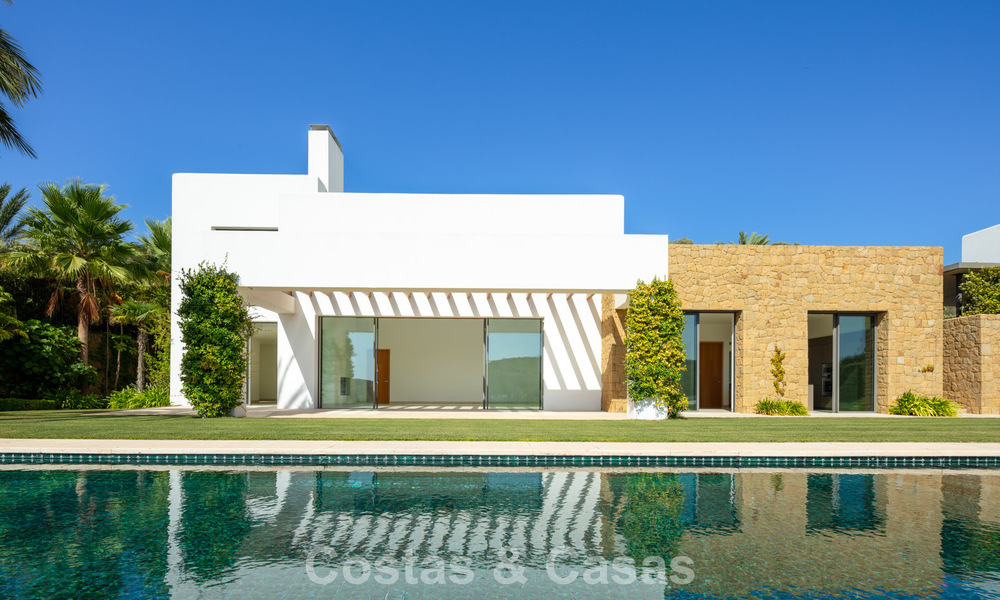 Contemporaine luxevilla te koop in een eerstelijns golfcomplex aan de Costa del Sol 60444
