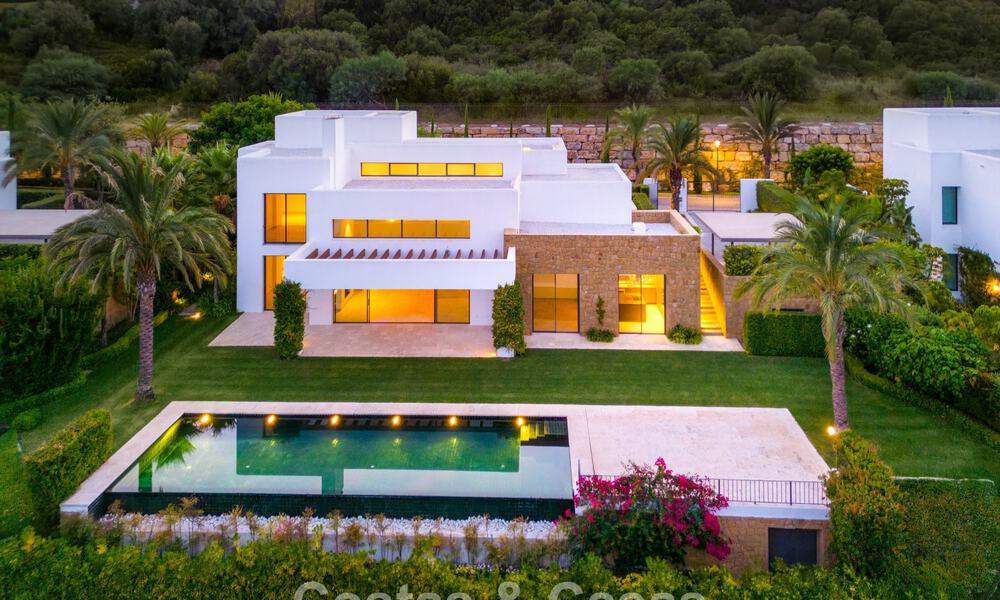 Contemporaine luxevilla te koop in een eerstelijns golfcomplex aan de Costa del Sol 60452