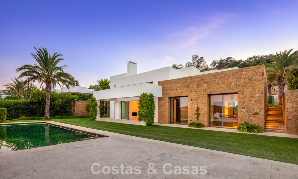 Contemporaine luxevilla te koop in een eerstelijns golfcomplex aan de Costa del Sol 60455