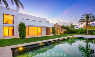 Contemporaine luxevilla te koop in een eerstelijns golfcomplex aan de Costa del Sol 60456 