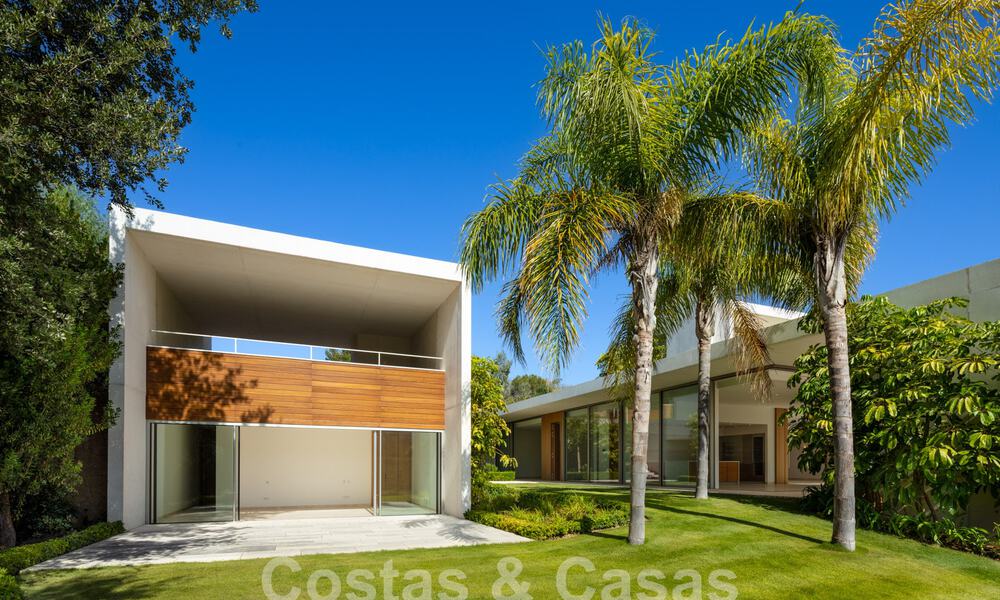 Statige designervilla te koop, direct aan een 5-sterren golfbaan aan de Costa del Sol 60102