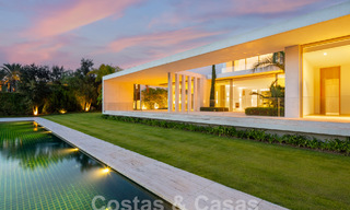 Statige designervilla te koop, direct aan een 5-sterren golfbaan aan de Costa del Sol 60103 