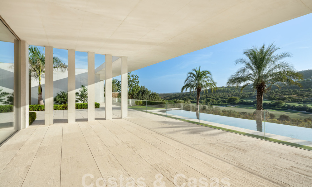 Statige designervilla te koop, direct aan een 5-sterren golfbaan aan de Costa del Sol 60125
