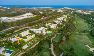 Statige designervilla te koop, direct aan een 5-sterren golfbaan aan de Costa del Sol 60127 