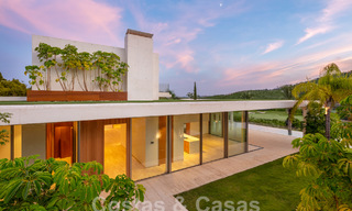 Statige designervilla te koop, direct aan een 5-sterren golfbaan aan de Costa del Sol 60132 