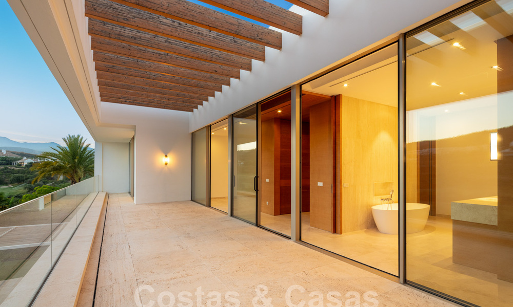 Instapklare, ultra-luxueuze designervilla te koop in een superieur golfresort aan de Costa del Sol 60162