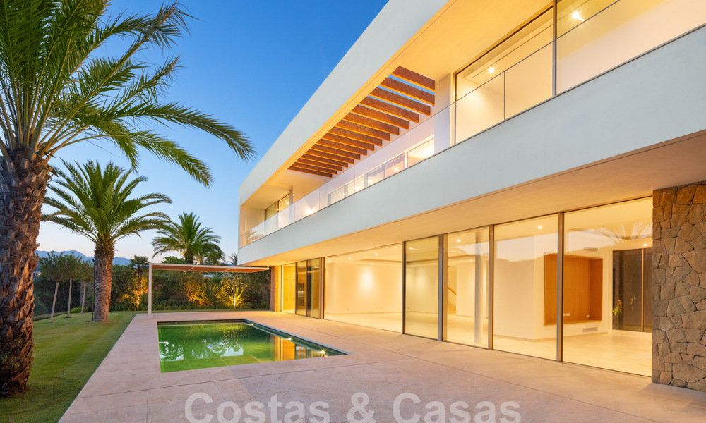 Instapklare, ultra-luxueuze designervilla te koop in een superieur golfresort aan de Costa del Sol 60165