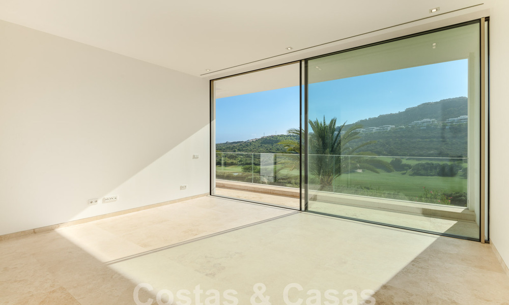 Instapklare, ultra-luxueuze designervilla te koop in een superieur golfresort aan de Costa del Sol 60172