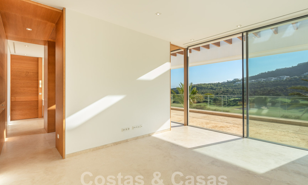 Instapklare, ultra-luxueuze designervilla te koop in een superieur golfresort aan de Costa del Sol 60178