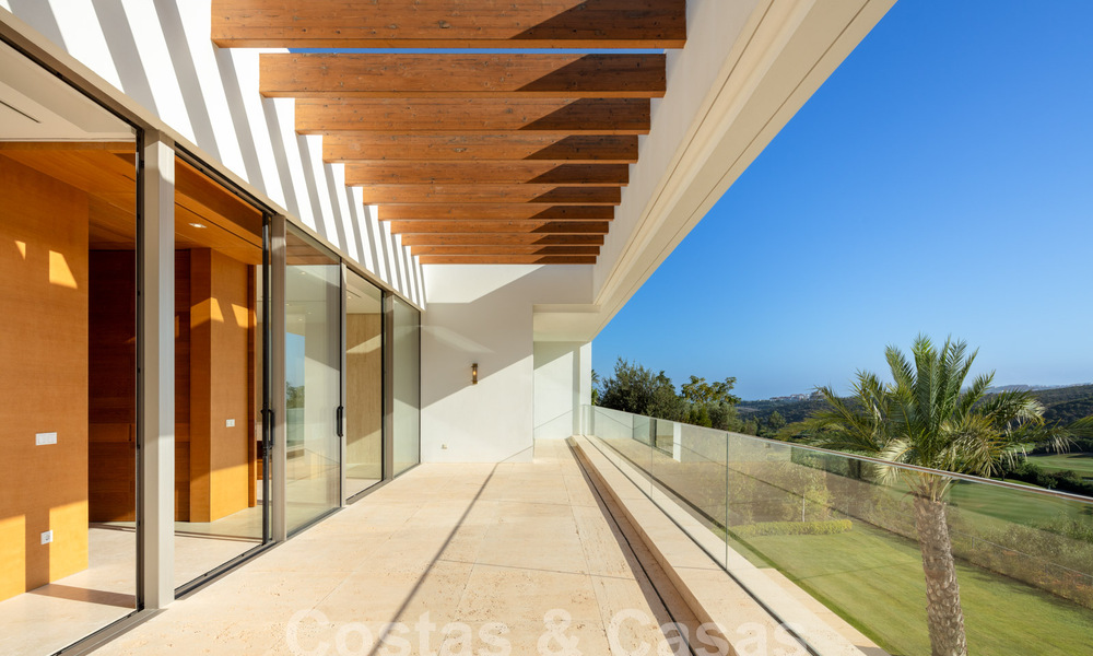 Instapklare, ultra-luxueuze designervilla te koop in een superieur golfresort aan de Costa del Sol 60179