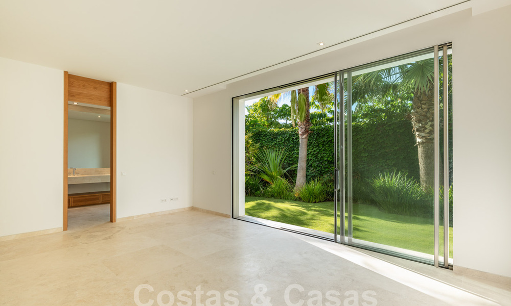 Instapklare, ultra-luxueuze designervilla te koop in een superieur golfresort aan de Costa del Sol 60181