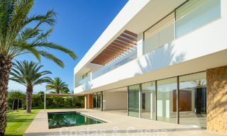 Instapklare, ultra-luxueuze designervilla te koop in een superieur golfresort aan de Costa del Sol 60188 